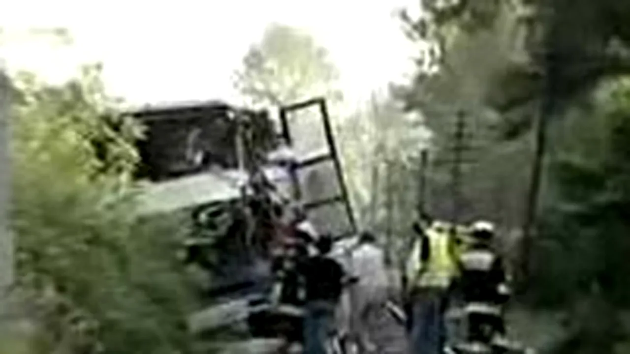 UPDATE 3: 7 morţi şi 16 răniţi într-un accident al unui autocar românesc, în Ungaria (VIDEO)