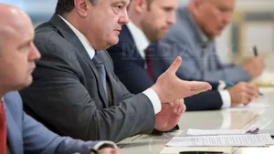 Petro Poroşenko a modificat strategia operaţiunilor militare împotriva insurgenţilor