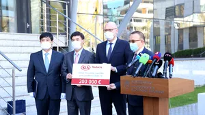 Cum a fost reluată construcţia de maşini la o mare uzină din centrul Europei: ”Angajaţii vor să lucreze din nou”