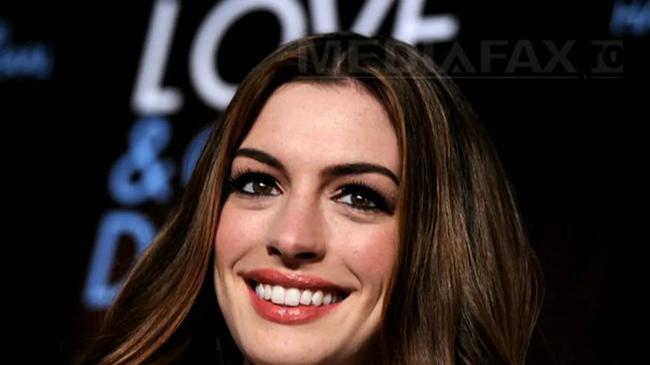 Anne Hathaway şi-a amânat nunta cu Adam Shulman. Care este motivul