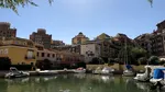 „Mica Veneție” a Spaniei, unde bărcile sunt parcate chiar în fața caselor