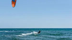 Kitesurfing-ul i-a fost fatal. Un bărbat de 36 de ani a murit la Neptun