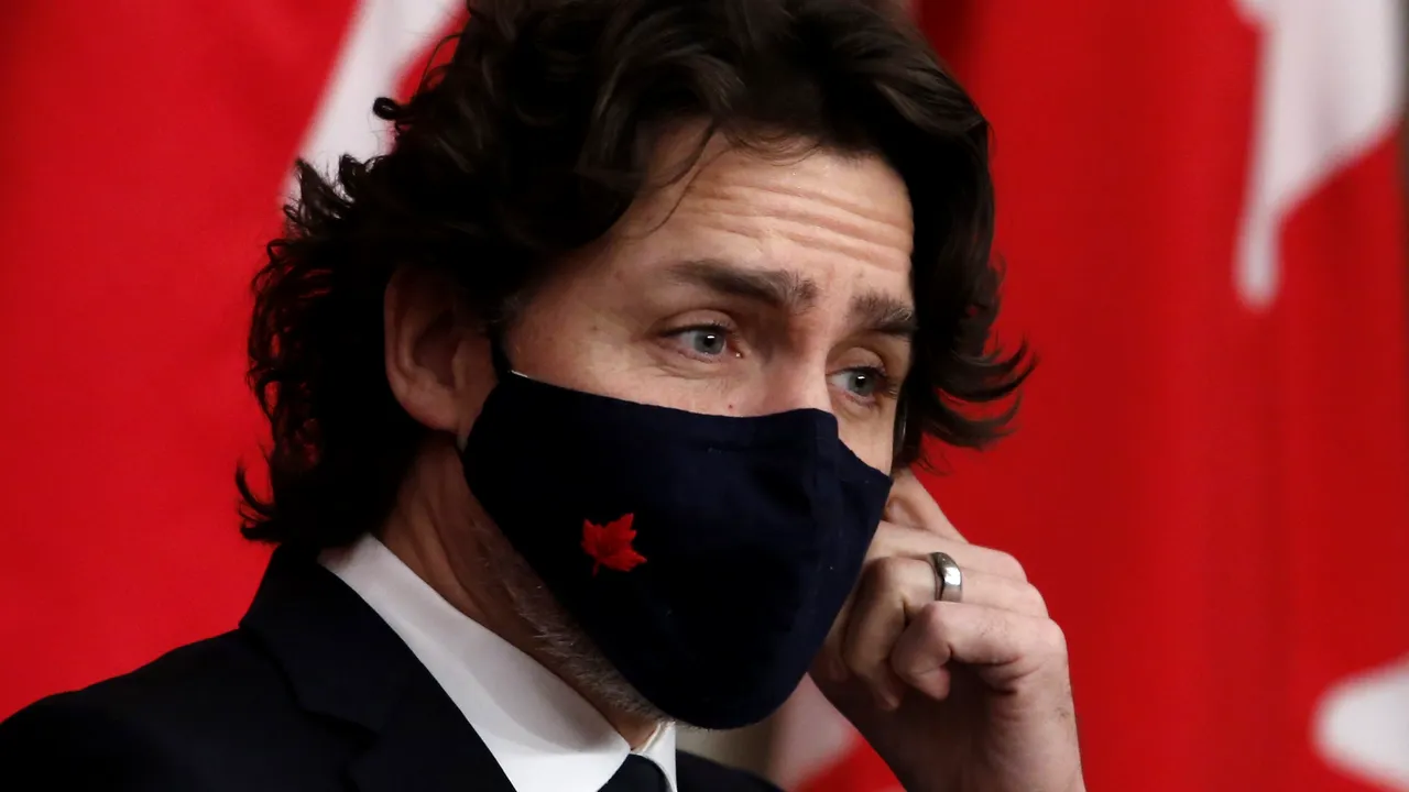 Justin Trudeau s-a vaccinat anti-COVID într-o farmacie, cu serul AstraZeneca. Soţia lui l-a însoţit, primind prima doză