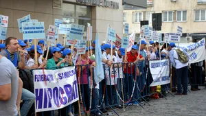 Sindicate: Protestele pot fi reluate dacă proiectul legii salarizării nu va rezolva inechităţile