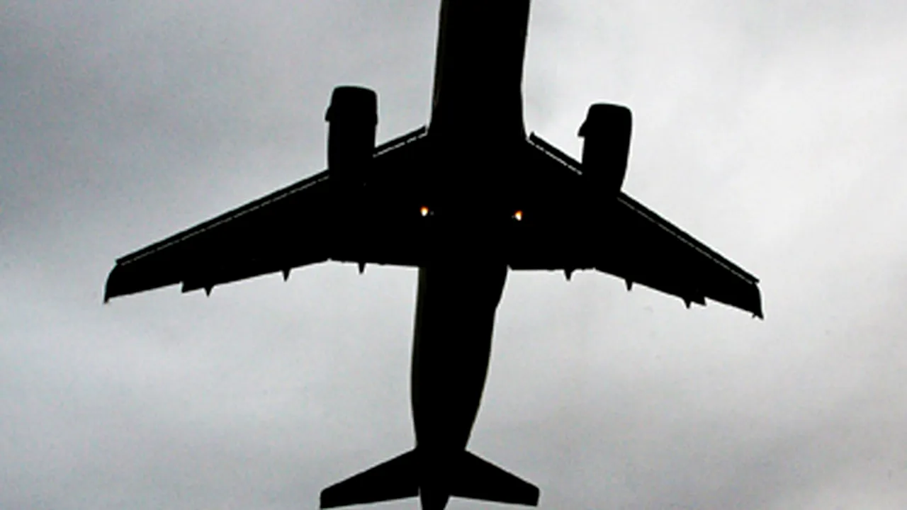 Pilotul unui avion de pasageri a decedat în timpul zborului, în Statele Unite