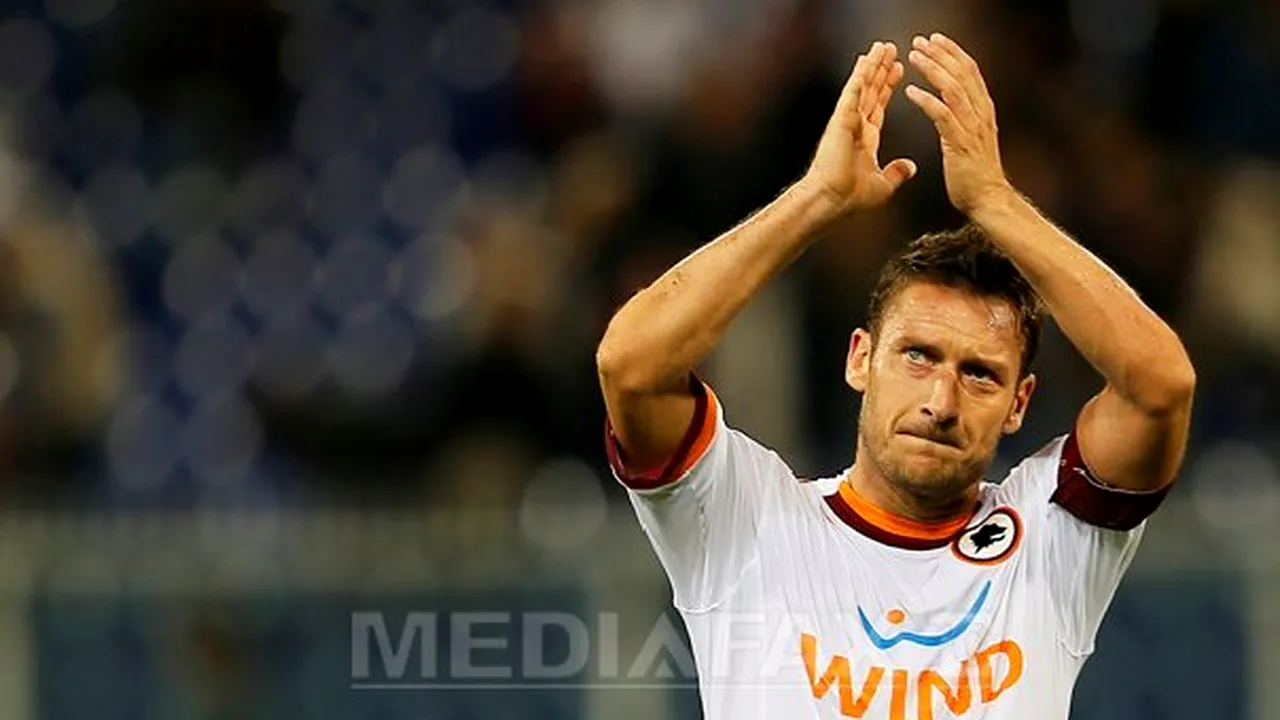 Totti îi pregăteşte pe microbişti: 