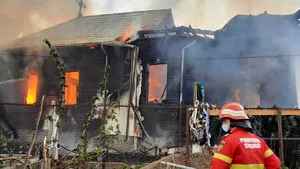 Incendiu puternic la o biserică din Vrancea