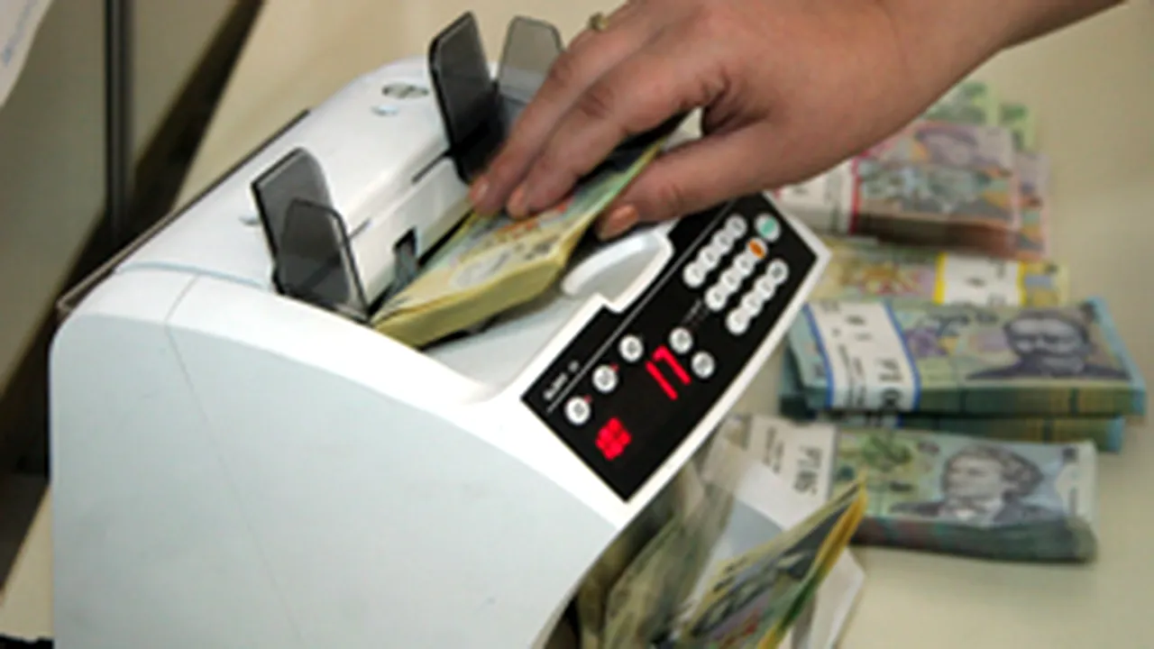Bancă din Petroşani jefuită din cauza neglijenţei unei angajate