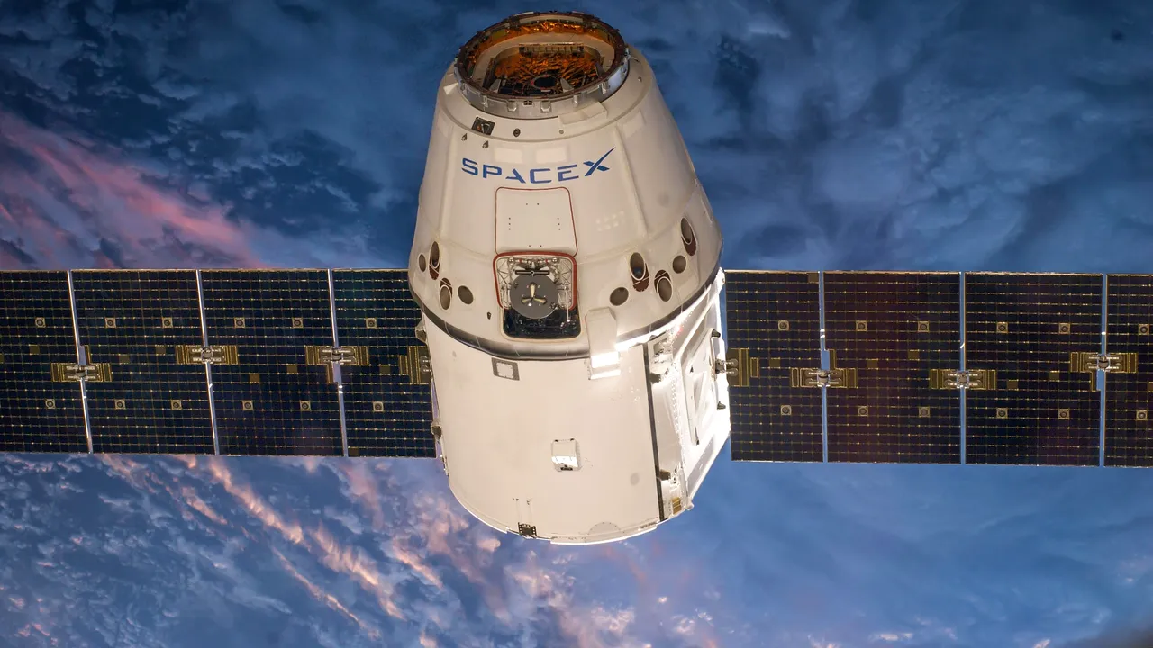 Un miliardar japonez va fi prima persoană care va călători în jurul Lunii cu un vehicul SpaceX