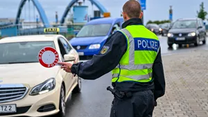 Germania e acuzată că „a suspendat de facto Acordul Schengen”. Polonia şi Austria spun că planul Berlinului este inacceptabil