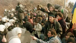 Vineri, 22 ianuarie 1999 / 11:59:00 - Mineriada 1999 - Fuga comandanţilor de la Costeşti a dezonorat forţele MI, Armata intervine