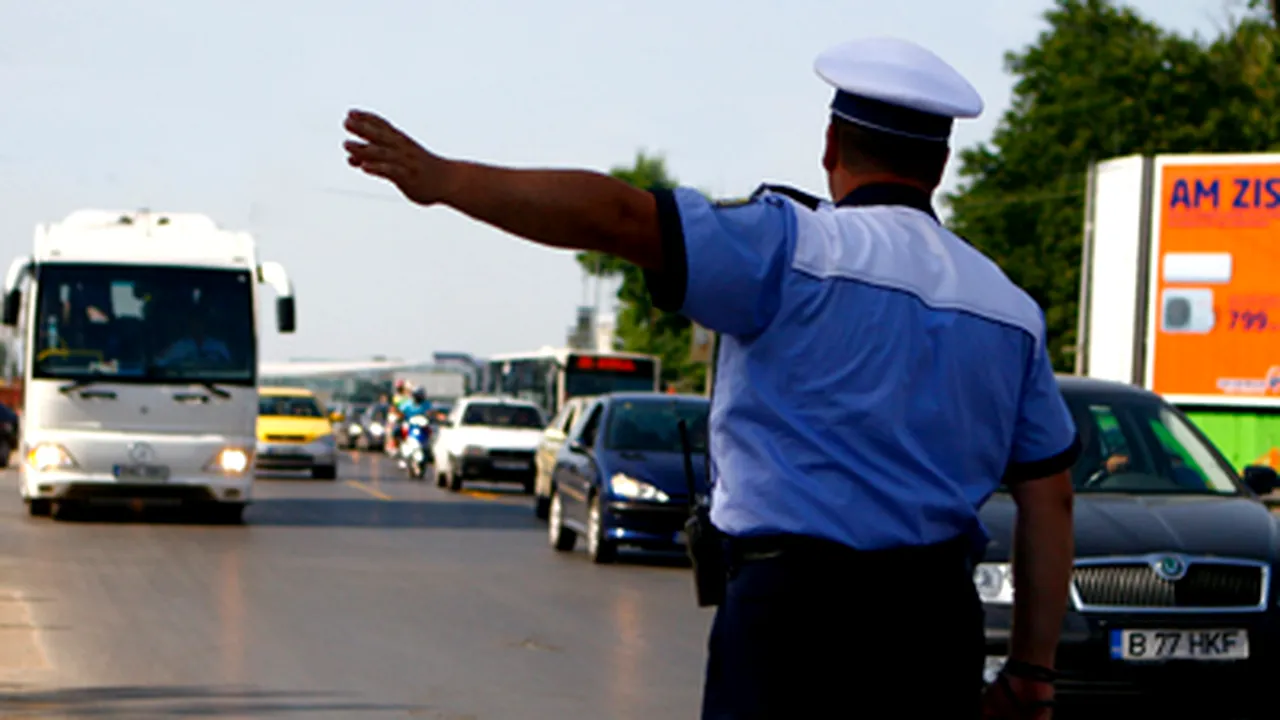 DN 1, blocat după ce o maşină a luat foc în urma unui accident