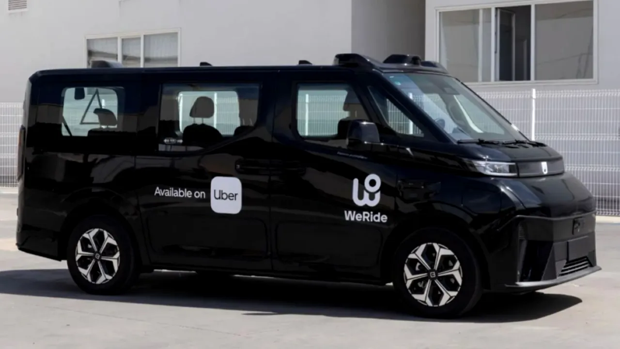 Așa ar putea arăta taxiul viitorului în Spania. Deja se testează la Madrid