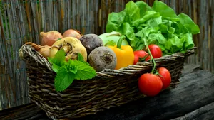 Care este alimentaţia ideală pentru a ieşi sănătoşi din izolare. Sfatul medicilor