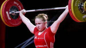 Bianca Mădălina Molie, o medalie de aur şi două de argint la CM de haltere pentru juniori