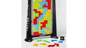 Tetris în variantă reală. Vezi cum se joacă