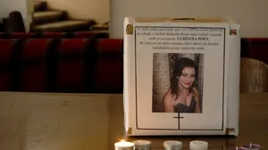 O tânără a murit după ce a căzut în puţul unui lift - VIDEO