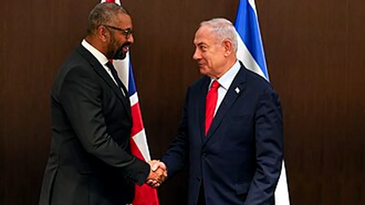 Şeful diplomaţiei britanice s-a refugiat într-un adăpost antiaerian în timpul vizitei în Israel