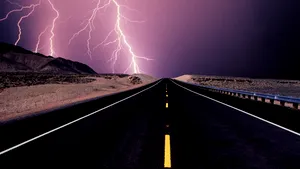 Selfie cu ghinion. Zeci de persoane din India au murit după ce au fost lovite de fulger. Predispoziţia locurilor alese 