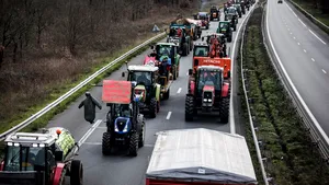 Atenţionare MAE: Continuă blocajele în Franţa, din cauza protestelor fermierilor