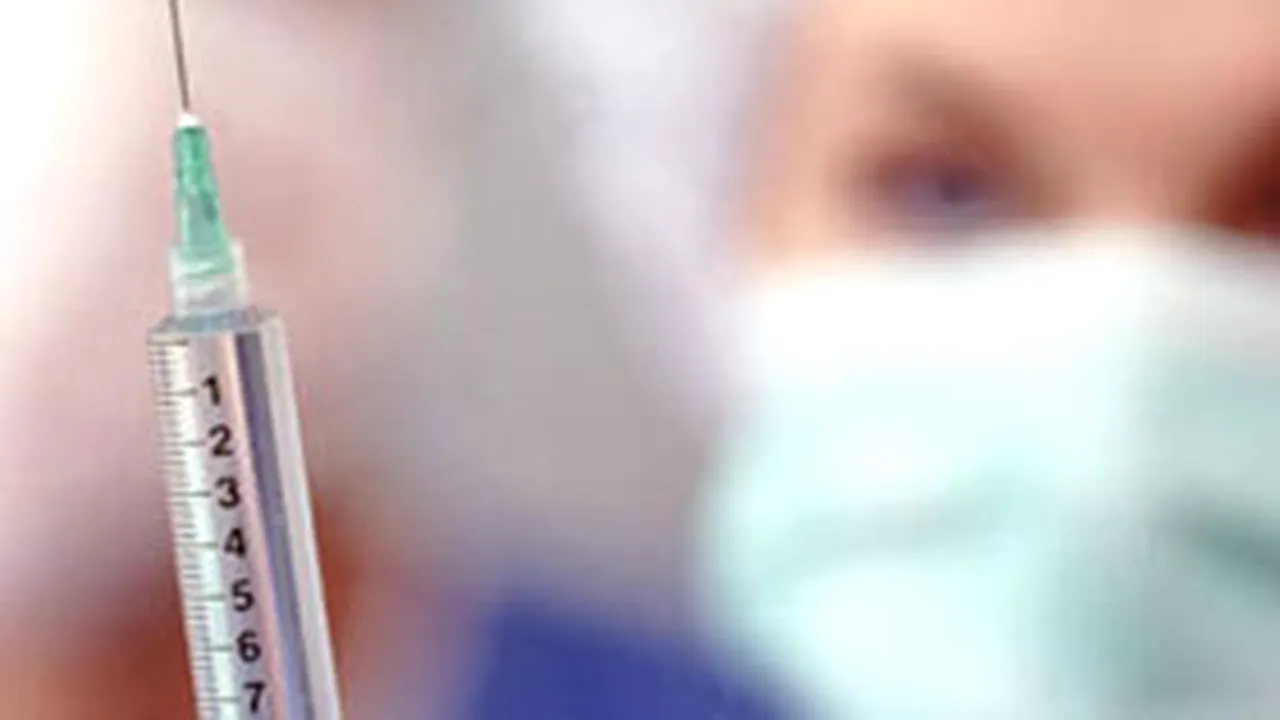 STUDIU Vaccinul anti-HPV reduce rata cancerului de col uterin cu până la 87%. Vârsta de vaccinare pentru eficienţă maximă
