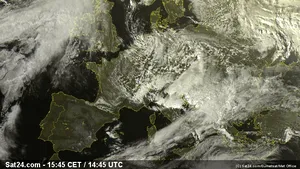 Alertă de călătorie: Într-un stat european sunt coduri roşu şi portocaliu de precipitaţii intense şi vânt