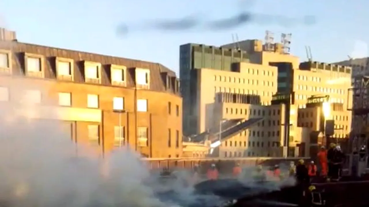 INCENDIU pe o linie de cale ferată din Londra. Trafic feroviar, perturbat - VIDEO