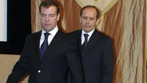 Medvedev cere încetarea operaţiunii antiteroriste din Cecenia