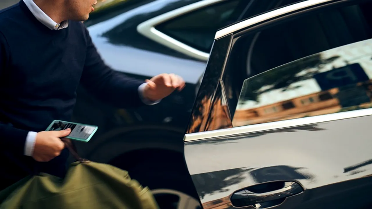 UberX Share ajunge în Bucureşti Mai mulţi oameni în mai puţine maşini