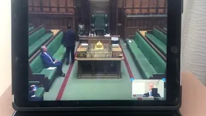Spectacolul muncii de acasă. Ce s-a întâmplat atunci când membrii Parlamentului britanic s-au întâlnit pe Zoom
