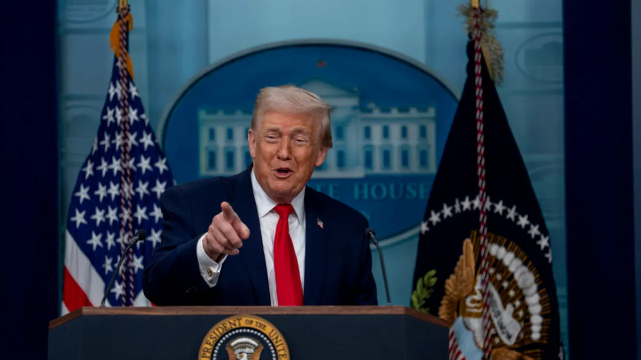 După criticile lui Keir Starmer, Trump își ajustează discursul și elogiază militarii britanici