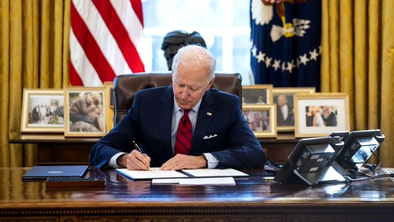 FT: Joe Biden se confruntă cu crize multiple, într-un an determinant pentru mandatul prezidenţial
