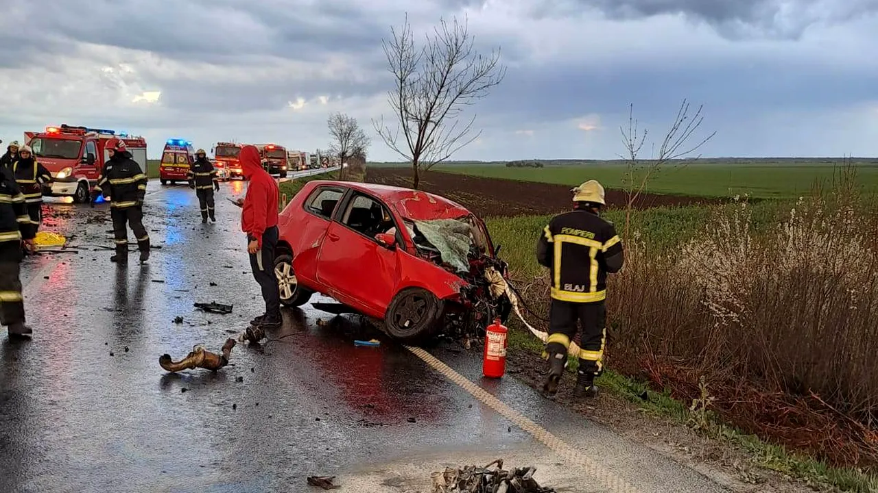 Trafic rutier oprit în Arad, după un accident mortal