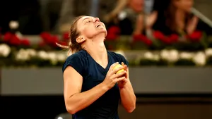 Simona Halep a învins-o pe Daria Kasatkina şi s-a calificat în optimi la Roland Garros: Mă bucur că am reuşit să revin de la 3-5. Este plăcut să fii în turul patru, la Paris
