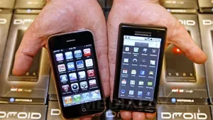 Cum a ajuns iPhone jucăria favorită a copiilor de până la trei ani