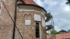 Descoperire surprinzătoare la restaurarea unui simbol al Brașovului. Au fost găsite sisteme vechi de 300 de ani