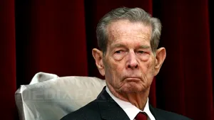 Regele Mihai, invitat în şedinţă solemnă a Parlamentului, pe 25 octombrie