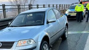 Un bărbat a murit pe A1 Bucureşti- Piteşti, după ce maşina sub care lucra a căzut peste el