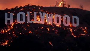 Aleea Celebrităţilor şi semnul Hollywood, afectate de incendii