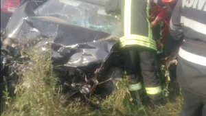 Accident în judeţul Timiş: Cinci persoane rănite după impactul dintre două maşini