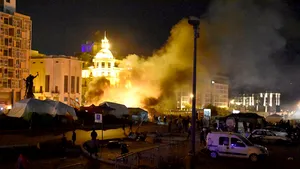 Confruntări violente în Beirut. Armata a folosit gaze lacrimogone pentru a-i dispersa pe susţinătorii grupărilor Hezbollah şi Amal. VIDEO