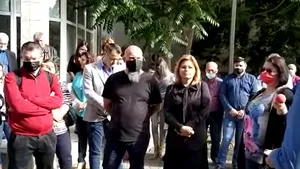Protest la Primăria Focşani. Salariile angajaţilor întârzie deoarece bugetul local nu a fost aprobat