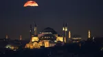 Human Rights Watch condamnă reținerea primarului din Istanbul