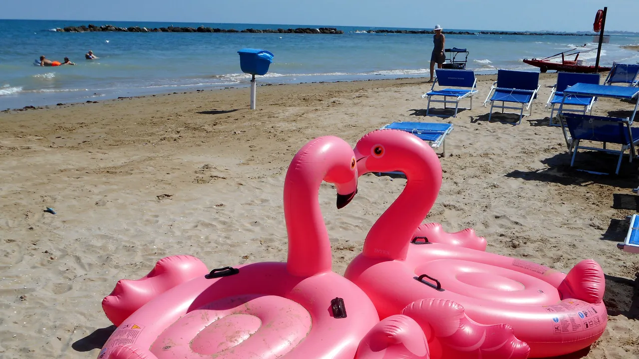 Ce trebuie să facă părinţii pentru a-şi ţine copiii în singuranţă la mare? Educator parental: „Să vorbească realist cu copiii”