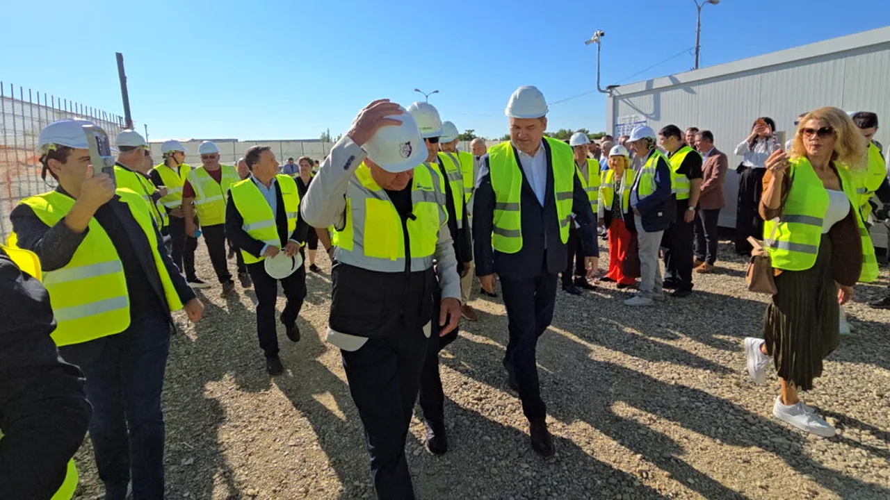 Capsula timpului, amplasată la stadionul „Nicolae Dobrin” din Pitești. Arena va avea 15.200 locuri