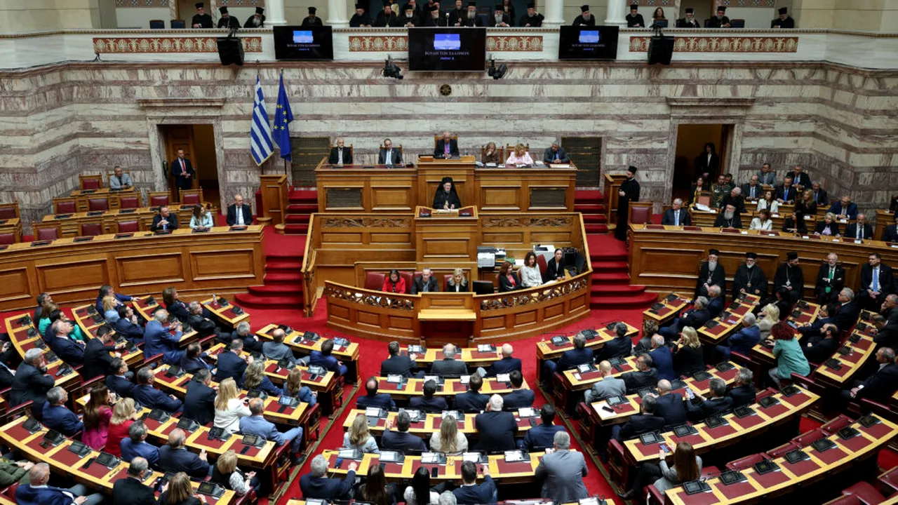 Grecia interzice rețelele sociale pentru copiii sub 15 ani. Parlamentul de la Atena a adoptat legea