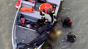 Un TIR a căzut în Dunăre, între Orşova şi Drobeta Turnu Severin