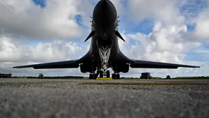 Un avion militar al României transportă patru răniți din Macedonia de Nord în Lituania