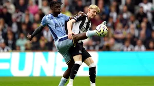 Yves Bissouma, vedeta lui Tottenham, își cere scuze după ce a fost surprins inhalând gaz ilariant