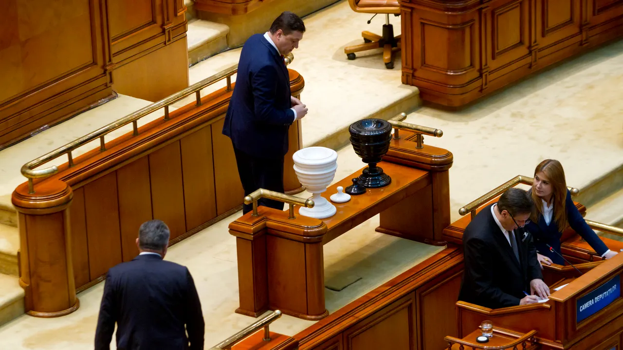 Chestorul Camerei Deputaţilor, Mircea Drăghici, susţine că a fost ameninţat în ziua moţiunii: Dacă trece, copiii nu îşi vor mai vedea părinţii